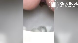 Girl poop - video 39