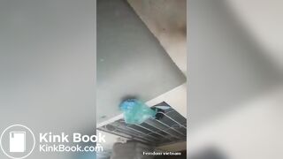 Mis Hồng ỉa vào miệng cho slave ăn cứt