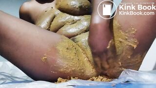 Thick Ebony shitting While fingering