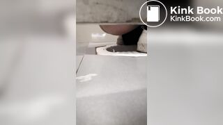 女大学生排便2