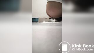 漂亮女孩大便3 - video 2