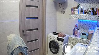 Woman pooping in Toilet 88