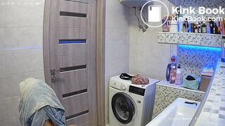 Woman pooping in Toilet 88