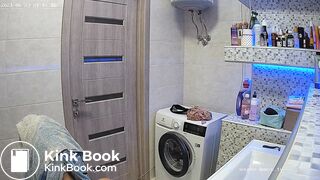 Woman pooping in Toilet 88