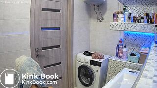 Woman pooping in Toilet 88