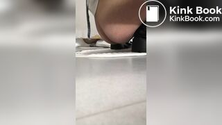 女人排便 - video 2