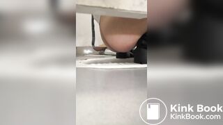 女人排便 - video 2