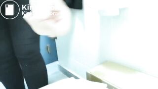 SEXY LAFY SMEARS AND EATS SHIT IN A PUBLIC BATHROOM