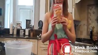 poop cooking　gilr