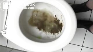 sexy girl pooping - video 78