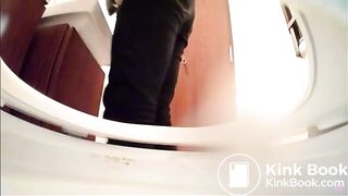 woman poping on toilet - video 8