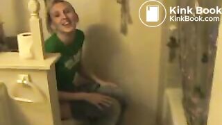 Wiping after shitting - video 2