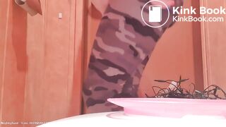 Big creamy plate poop - video 3