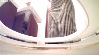 toilet voyeur - video 29