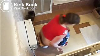 Red hair pooping -