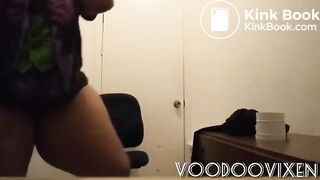 Fat booty ebony letting go some stinky shit