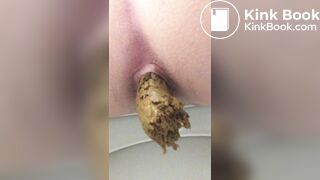 personnal pooping girl