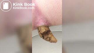 personnal pooping girl