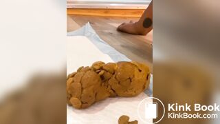 Phat booty ebony shitting big