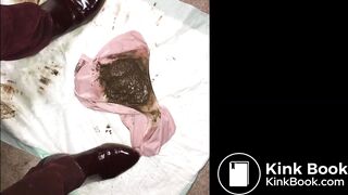 Poop in pink panties