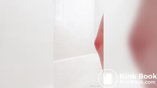 Pooping hard turd out in Toilette