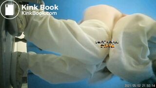 Chinese_Lady_In_Toilet