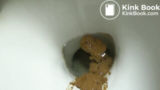 Hot ass Girl pooping in Bath