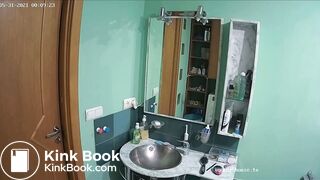 Woman pooping in Toilet 75