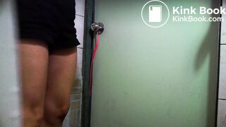 korean lady poop in cafe