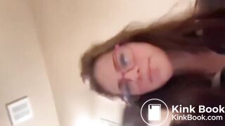 girls shitting - video 2