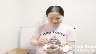 Dumb scat bitch eats her own shit