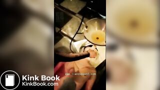 Chinese femdom scat 带着枷锁被用勺强制喂黄金 我很喜欢