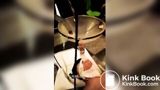 Chinese femdom scat 带着枷锁被用勺强制喂黄金 我很喜欢