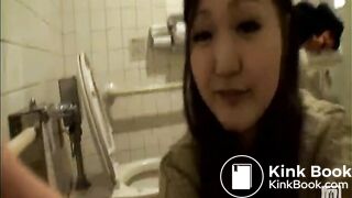 Girls record her pooping