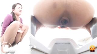 jap girl push hard to poop