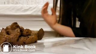 Girl Pooping - video 54