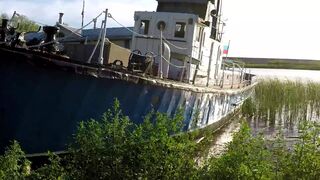 the ship's captain shits himself