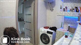 Woman pooping in Toilet 70