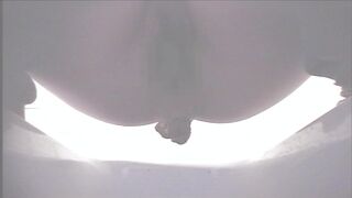 JAPANESE GIRL POOPING 08