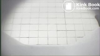 JAPANESE GIRL POOPING 08