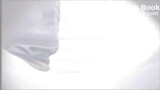 JAPANESE GIRL POOPING 08