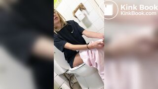 Girl taking a dump 2 - video 2
