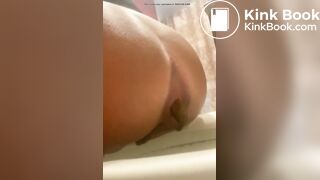 Pawg Elizabeth takes her morning dump