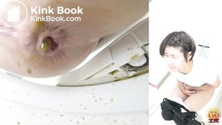 women has a liquid diarrhea