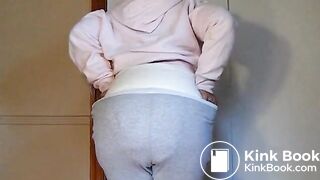 Shitting in diaperse