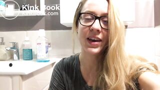 famous girl poop at home in her toilet