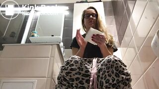 famous girl poop at home in her toilet