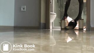 极品玉女黄金圣水调教猥琐猛男 一连几泡都吃不够 求着女主赏赐