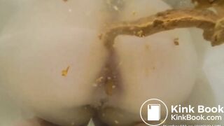 Pooping in a bath tub - video 2