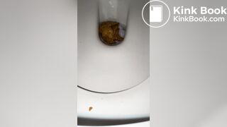 Gf Pooping 03